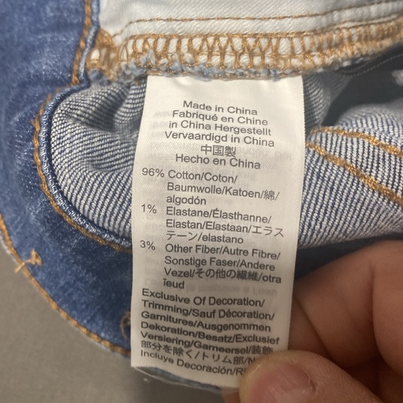 Madewell high rise denim shorts. 25” waist - Picture 4 of 5